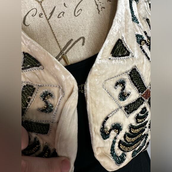 Laundry by Design Beaded Velvet Shaw Never worn SZ M Formal/costume/wedding - Picture 3 of 8